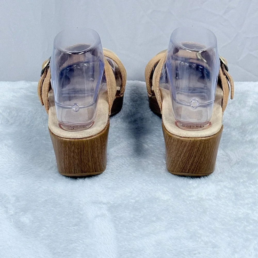 Dansko Sophie Wedge Sandals Womens 40 Tan Leather Double Strap Buckle Slides